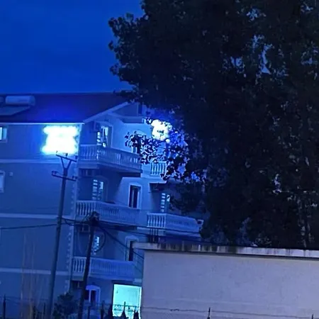 Doci Seven * Velipojë